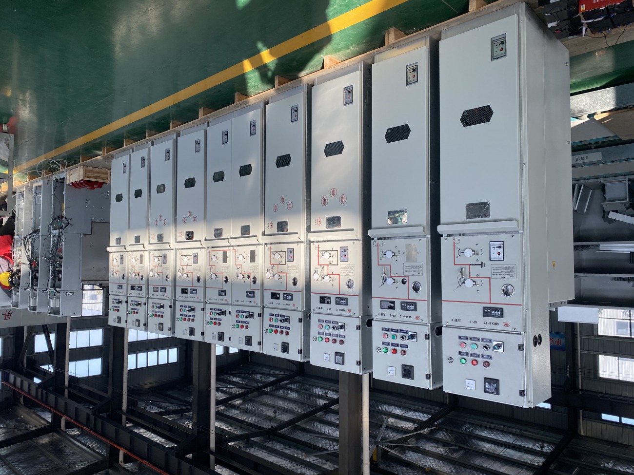 电力柜自动灭火系统：使用全氟己酮自动灭火装置快速灭火
